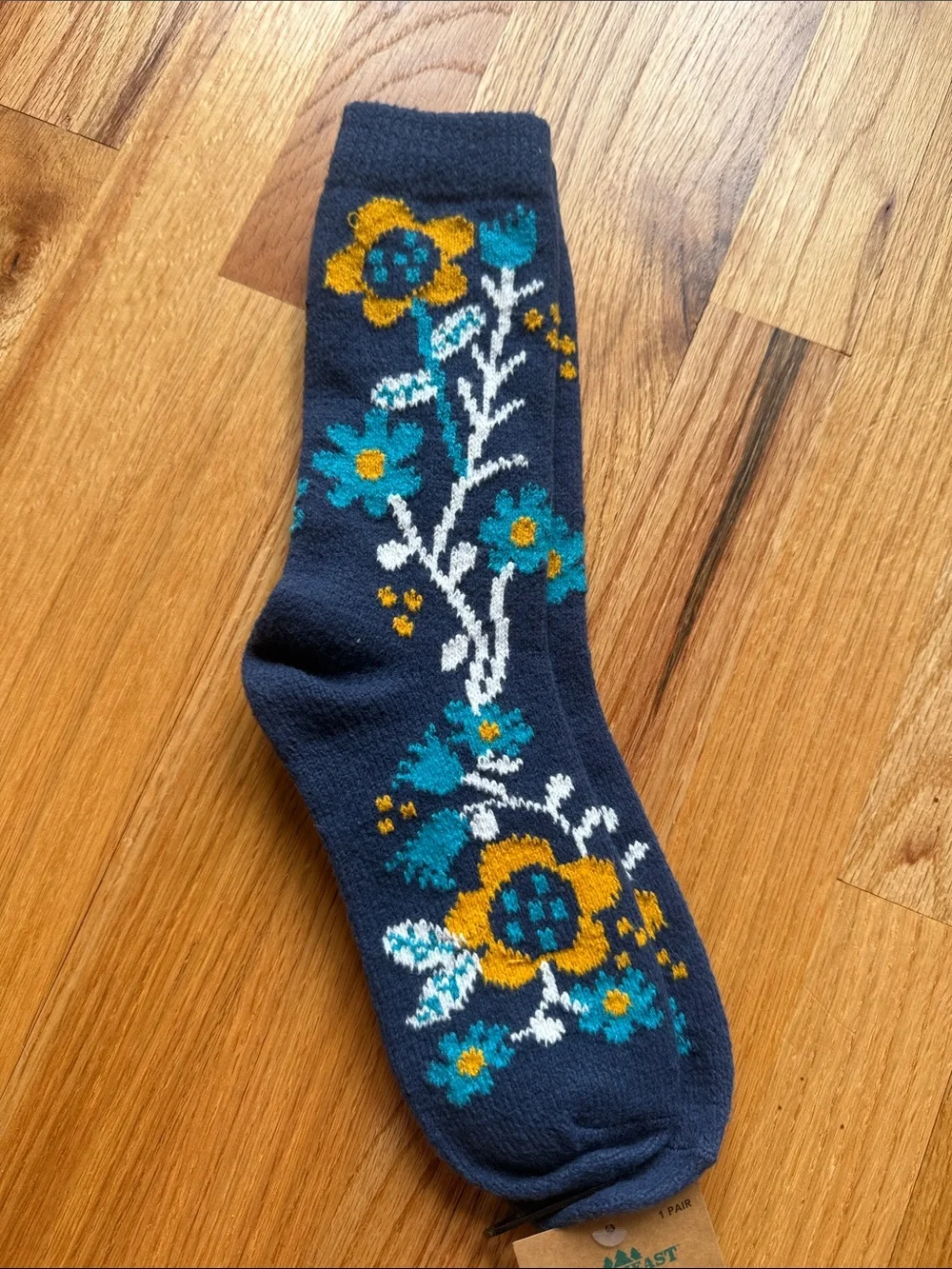 Northeast Cozy Cabin super soft boot sock Women's Navy Floral Boot Socks NWT